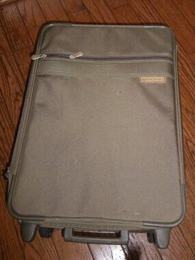 Briggs & Riley Baseline 22”x15" w/ Handle Carry-On 2 Wheel Luggage Olive Green